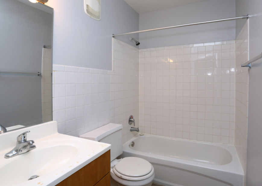 Whispering Oaks Bathroom