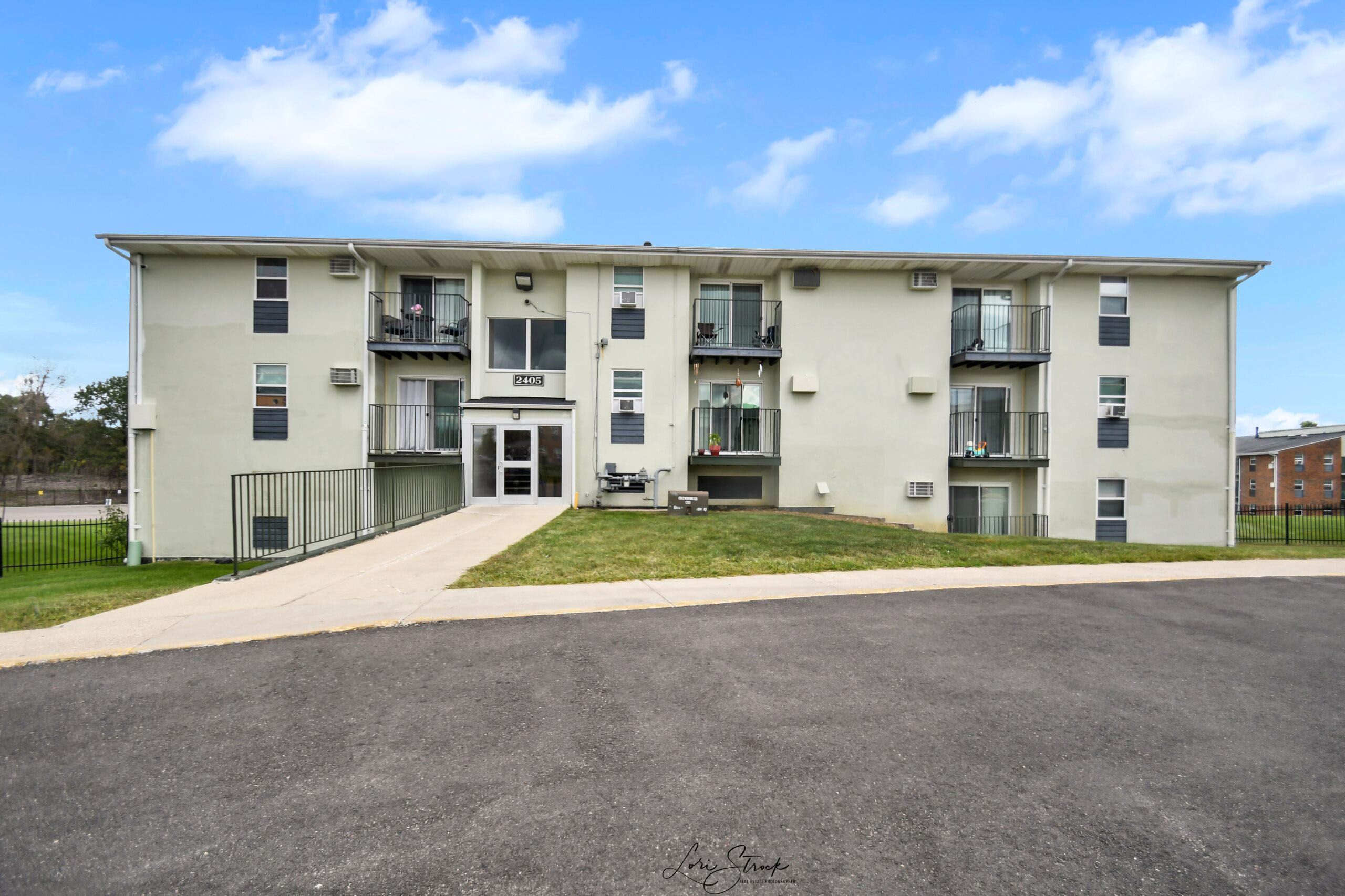 Belle Courts Apartments